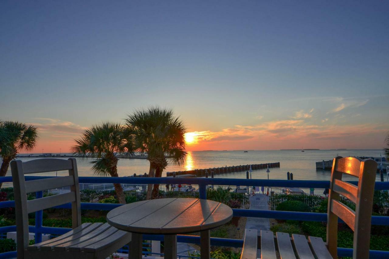 Sunset At Harbour Place Key West Buitenkant foto